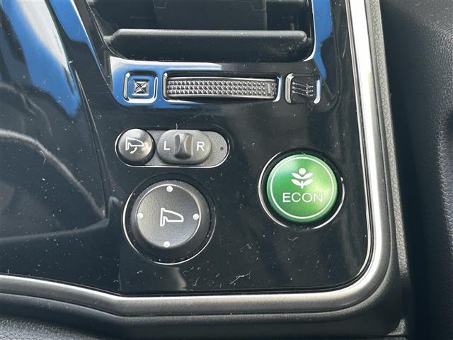 グレイス ハイブリッドLX 純正ナビ バックカメラ クルーズコントロール ETC プッシュスタート スマートキー スペアキー パワーウィンドウ パワーステアリング 保証書 取扱説明書 記録簿 キセノンライト(11枚目)