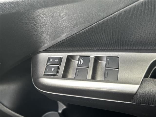 グレイス ハイブリッドLX 純正ナビ バックカメラ クルーズコントロール ETC プッシュスタート スマートキー スペアキー パワーウィンドウ パワーステアリング 保証書 取扱説明書 記録簿 キセノンライト(12枚目)