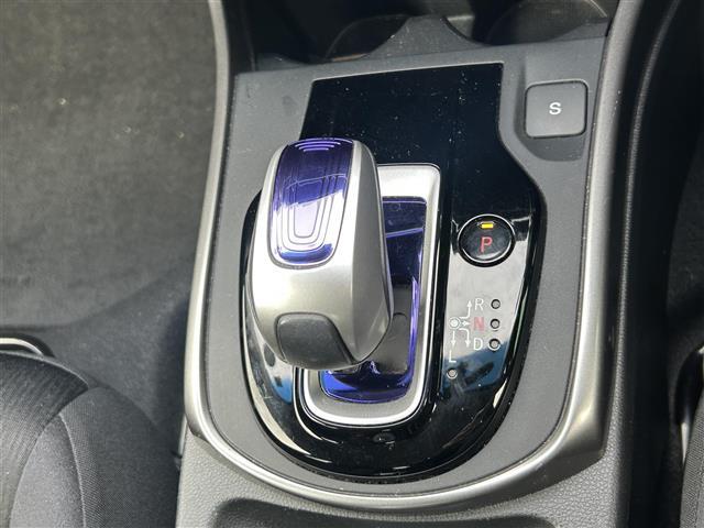 グレイス ハイブリッドLX 純正ナビ バックカメラ クルーズコントロール ETC プッシュスタート スマートキー スペアキー パワーウィンドウ パワーステアリング 保証書 取扱説明書 記録簿 キセノンライト(14枚目)