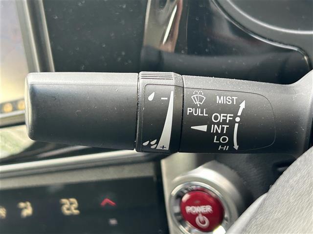 グレイス ハイブリッドLX 純正ナビ バックカメラ クルーズコントロール ETC プッシュスタート スマートキー スペアキー パワーウィンドウ パワーステアリング 保証書 取扱説明書 記録簿 キセノンライト(18枚目)