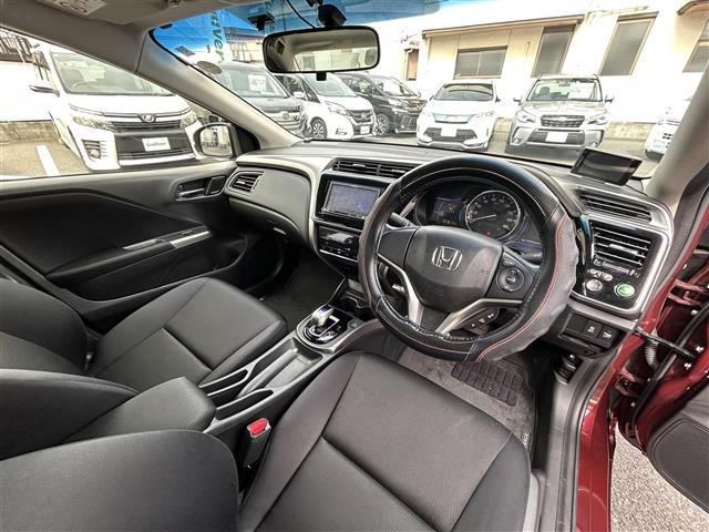 グレイス ハイブリッドLX 純正ナビ バックカメラ クルーズコントロール ETC プッシュスタート スマートキー スペアキー パワーウィンドウ パワーステアリング 保証書 取扱説明書 記録簿 キセノンライト(20枚目)