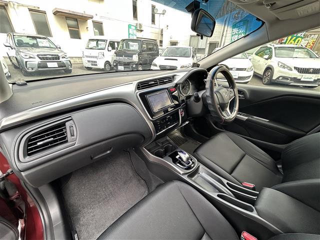 グレイス ハイブリッドLX 純正ナビ バックカメラ クルーズコントロール ETC プッシュスタート スマートキー スペアキー パワーウィンドウ パワーステアリング 保証書 取扱説明書 記録簿 キセノンライト(22枚目)