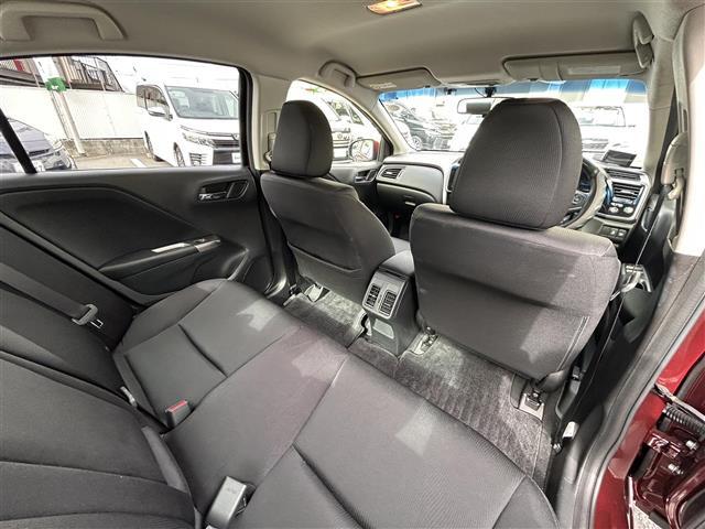 グレイス ハイブリッドLX 純正ナビ バックカメラ クルーズコントロール ETC プッシュスタート スマートキー スペアキー パワーウィンドウ パワーステアリング 保証書 取扱説明書 記録簿 キセノンライト(25枚目)