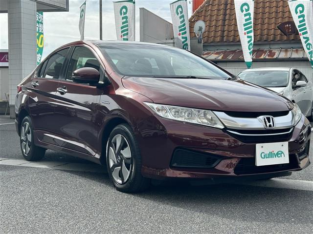 グレイス ハイブリッドLX 純正ナビ バックカメラ クルーズコントロール ETC プッシュスタート スマートキー スペアキー パワーウィンドウ パワーステアリング 保証書 取扱説明書 記録簿 キセノンライト(28枚目)