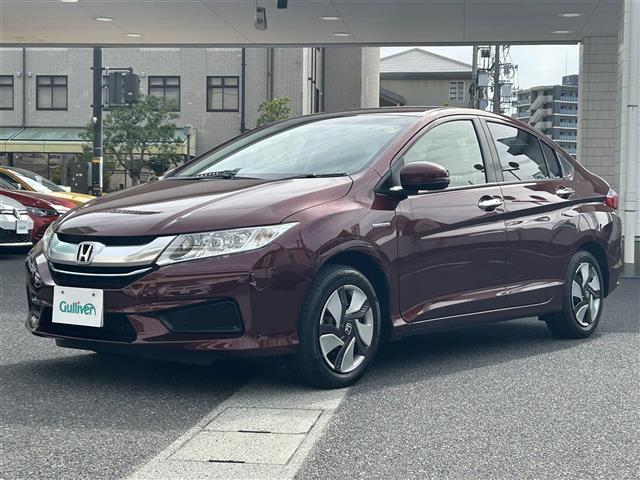 グレイス ハイブリッドLX 純正ナビ バックカメラ クルーズコントロール ETC プッシュスタート スマートキー スペアキー パワーウィンドウ パワーステアリング 保証書 取扱説明書 記録簿 キセノンライト(30枚目)