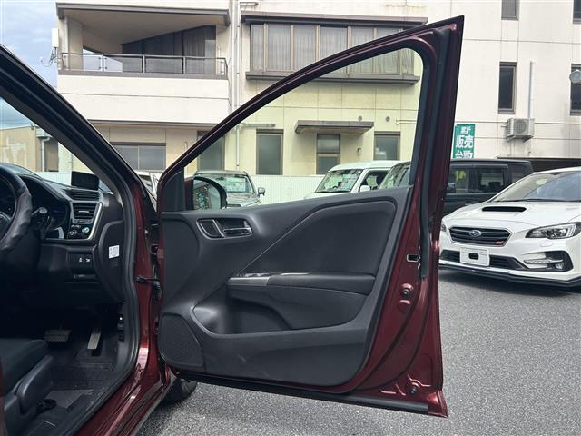 グレイス ハイブリッドLX 純正ナビ バックカメラ クルーズコントロール ETC プッシュスタート スマートキー スペアキー パワーウィンドウ パワーステアリング 保証書 取扱説明書 記録簿 キセノンライト(36枚目)