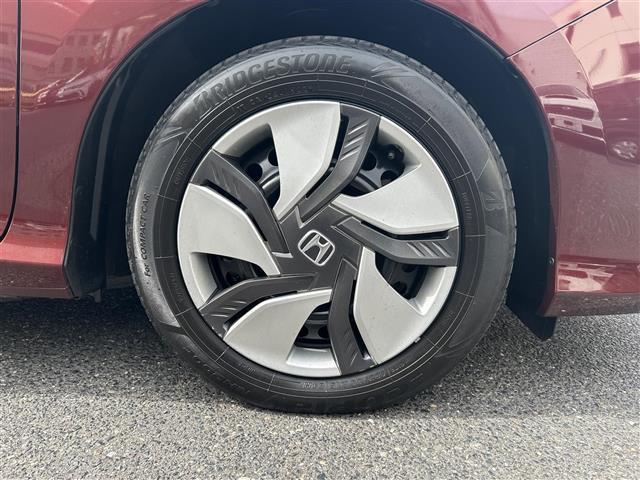 グレイス ハイブリッドLX 純正ナビ バックカメラ クルーズコントロール ETC プッシュスタート スマートキー スペアキー パワーウィンドウ パワーステアリング 保証書 取扱説明書 記録簿 キセノンライト(37枚目)