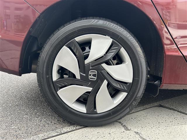 グレイス ハイブリッドLX 純正ナビ バックカメラ クルーズコントロール ETC プッシュスタート スマートキー スペアキー パワーウィンドウ パワーステアリング 保証書 取扱説明書 記録簿 キセノンライト(38枚目)