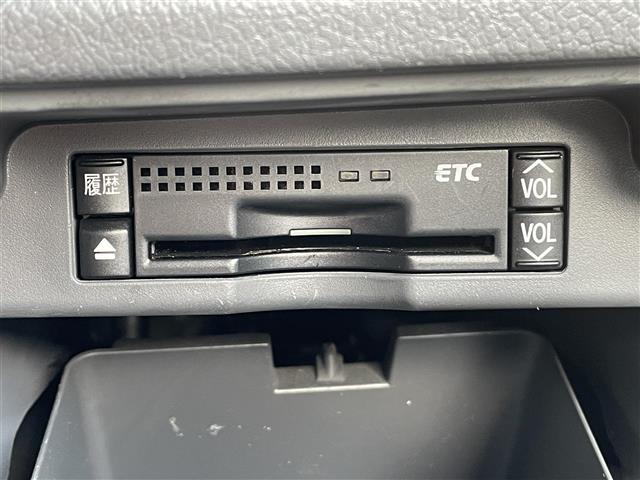 ヴォクシー ZS 煌II 社外ナビ 両側パワースライドドア ビルトインETC バックカメラ MTモード付AT パドルシフト ウォークスルー プッシュスタート スマートキー 純正16インチアルミホイール ハロゲン USB入力端子(6枚目)