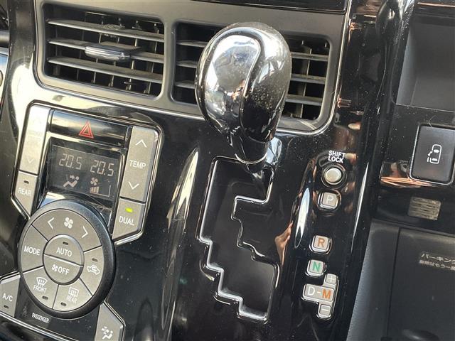 ヴォクシー ZS 煌II 社外ナビ 両側パワースライドドア ビルトインETC バックカメラ MTモード付AT パドルシフト ウォークスルー プッシュスタート スマートキー 純正16インチアルミホイール ハロゲン USB入力端子(10枚目)