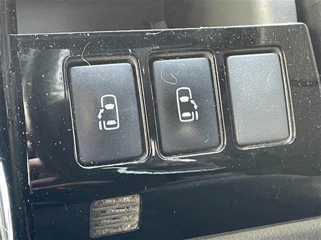 ヴォクシー ZS 煌II 社外ナビ 両側パワースライドドア ビルトインETC バックカメラ MTモード付AT パドルシフト ウォークスルー プッシュスタート スマートキー 純正16インチアルミホイール ハロゲン USB入力端子(12枚目)