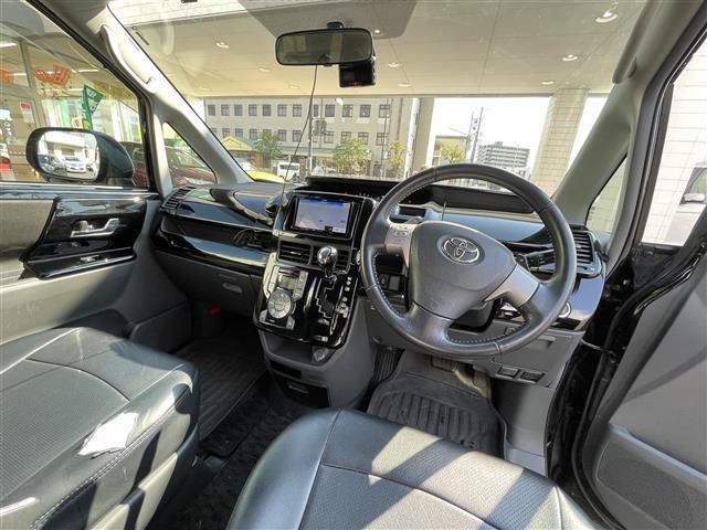 ヴォクシー ZS 煌II 社外ナビ 両側パワースライドドア ビルトインETC バックカメラ MTモード付AT パドルシフト ウォークスルー プッシュスタート スマートキー 純正16インチアルミホイール ハロゲン USB入力端子(18枚目)