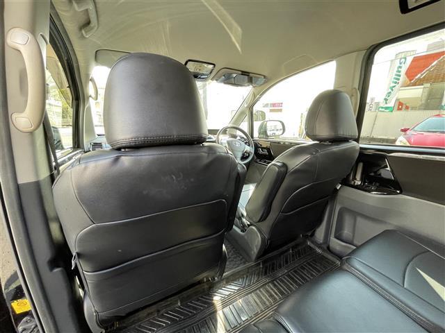 ヴォクシー ZS 煌II 社外ナビ 両側パワースライドドア ビルトインETC バックカメラ MTモード付AT パドルシフト ウォークスルー プッシュスタート スマートキー 純正16インチアルミホイール ハロゲン USB入力端子(25枚目)