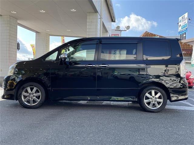 ヴォクシー ZS 煌II 社外ナビ 両側パワースライドドア ビルトインETC バックカメラ MTモード付AT パドルシフト ウォークスルー プッシュスタート スマートキー 純正16インチアルミホイール ハロゲン USB入力端子(30枚目)