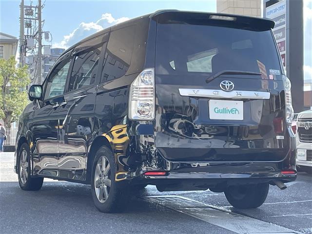 ヴォクシー ZS 煌II 社外ナビ 両側パワースライドドア ビルトインETC バックカメラ MTモード付AT パドルシフト ウォークスルー プッシュスタート スマートキー 純正16インチアルミホイール ハロゲン USB入力端子(31枚目)