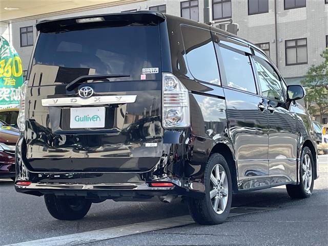 ヴォクシー ZS 煌II 社外ナビ 両側パワースライドドア ビルトインETC バックカメラ MTモード付AT パドルシフト ウォークスルー プッシュスタート スマートキー 純正16インチアルミホイール ハロゲン USB入力端子(33枚目)