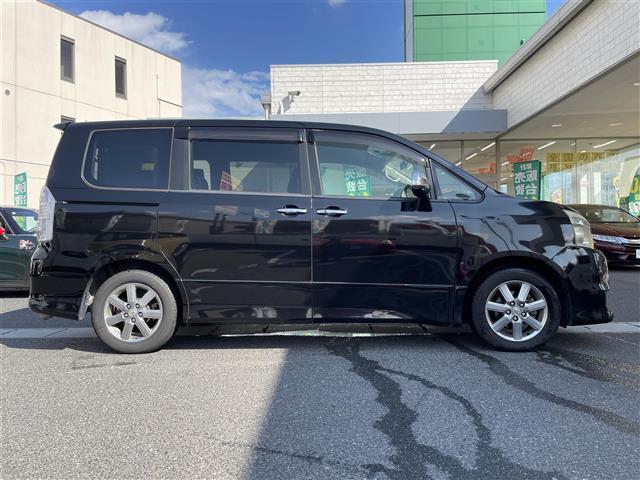 ヴォクシー ZS 煌II 社外ナビ 両側パワースライドドア ビルトインETC バックカメラ MTモード付AT パドルシフト ウォークスルー プッシュスタート スマートキー 純正16インチアルミホイール ハロゲン USB入力端子(34枚目)