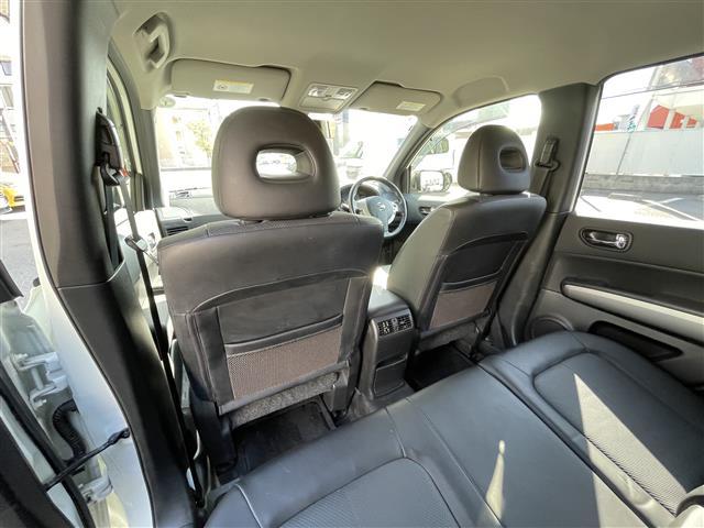 エクストレイル 20Xtt 純正ナビ ダウンヒルアシスト 4WD バックカメラ ビルトインETC クルコン 全席シートヒーター ルーフレール スマートキー スペアキー USB入力端子 純正18インチAW キセノンヘッドライト(25枚目)