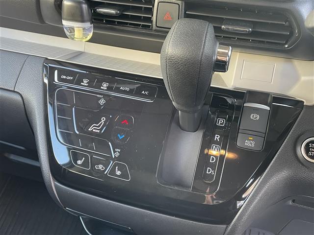 デリカミニ T プレミアム 10インチディスプレイオーディオ e-Assist アラウンドビューモニター レーダークルーズコントロール コーナーセンサー アイドリングストップ 両側パワースライドドア シートヒーター LEDライト(7枚目)