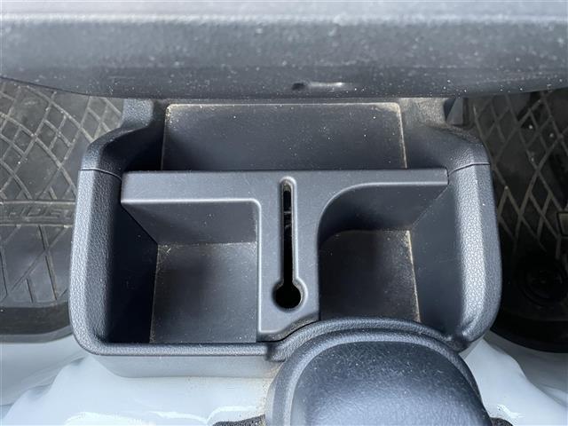 ハイゼットトラック スタンダード ラジオカセット(AM/FM) パワーステアリング 4WD 純正12インチアルミホイール 純正フロアマット ハロゲンヘッドライト 荷台3方向開き 保証書 記録簿 取扱説明書 スペアキー(16枚目)