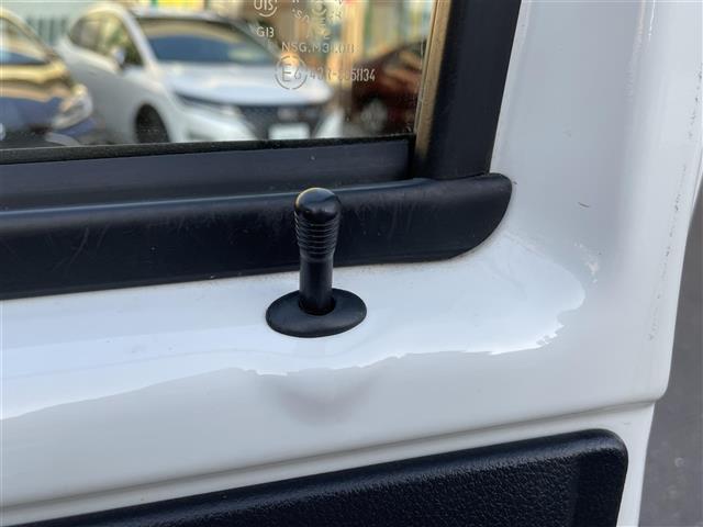 ハイゼットトラック スタンダード ラジオカセット(AM/FM) パワーステアリング 4WD 純正12インチアルミホイール 純正フロアマット ハロゲンヘッドライト 荷台3方向開き 保証書 記録簿 取扱説明書 スペアキー(20枚目)