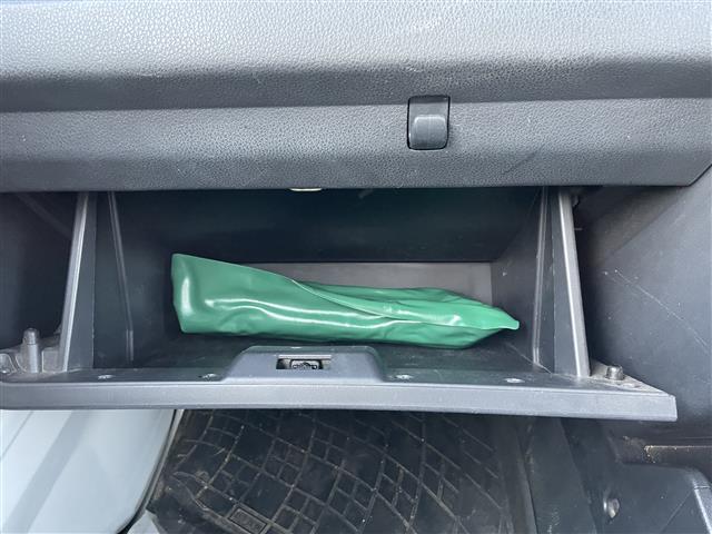 ハイゼットトラック スタンダード ラジオカセット(AM/FM) パワーステアリング 4WD 純正12インチアルミホイール 純正フロアマット ハロゲンヘッドライト 荷台3方向開き 保証書 記録簿 取扱説明書 スペアキー(23枚目)