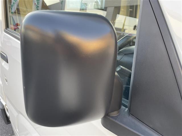 ハイゼットトラック スタンダード ラジオカセット(AM/FM) パワーステアリング 4WD 純正12インチアルミホイール 純正フロアマット ハロゲンヘッドライト 荷台3方向開き 保証書 記録簿 取扱説明書 スペアキー(26枚目)