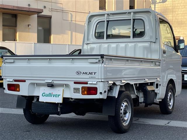 ハイゼットトラック スタンダード ラジオカセット(AM/FM) パワーステアリング 4WD 純正12インチアルミホイール 純正フロアマット ハロゲンヘッドライト 荷台3方向開き 保証書 記録簿 取扱説明書 スペアキー(32枚目)