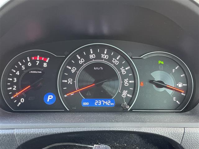 ノア Ｓｉ　ダブルバイビーＩＩ　純正ナビ　衝突軽減　クルコン　アイドリングストップ　オートハイビーム　ビルトインＥＴＣ　ドラレコ　バックカメラ　両側パワスラ　ウォークスルー　ＭＴ付きＡＴ　スマートキー　スペアキー　純正１６インチＡＷ（19枚目）