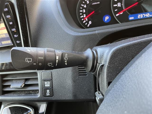 ノア Ｓｉ　ダブルバイビーＩＩ　純正ナビ　衝突軽減　クルコン　アイドリングストップ　オートハイビーム　ビルトインＥＴＣ　ドラレコ　バックカメラ　両側パワスラ　ウォークスルー　ＭＴ付きＡＴ　スマートキー　スペアキー　純正１６インチＡＷ（21枚目）