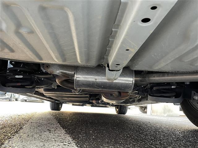 ノア Ｓｉ　ダブルバイビーＩＩ　純正ナビ　衝突軽減　クルコン　アイドリングストップ　オートハイビーム　ビルトインＥＴＣ　ドラレコ　バックカメラ　両側パワスラ　ウォークスルー　ＭＴ付きＡＴ　スマートキー　スペアキー　純正１６インチＡＷ（40枚目）