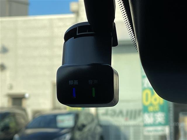 ノート オーテック　クロスオーバー　ＫＥＮＷＯＯＤサウンド　置くだけ充電　純正ナビ　プロパイロット　ＡＣＣ　レーンキープ　全カメ　ステアリングヒーター　オートハイビーム　ＥＴＣ　ドラレコ　ルーフレール　４ＷＤ　スペアキー　純正１６ＡＷ（7枚目）