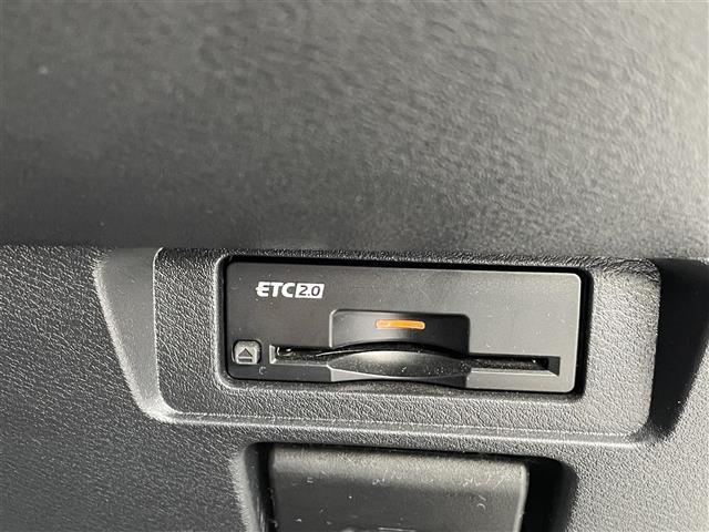 ノート オーテック　クロスオーバー　ＫＥＮＷＯＯＤサウンド　置くだけ充電　純正ナビ　プロパイロット　ＡＣＣ　レーンキープ　全カメ　ステアリングヒーター　オートハイビーム　ＥＴＣ　ドラレコ　ルーフレール　４ＷＤ　スペアキー　純正１６ＡＷ（8枚目）