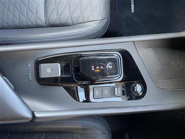 ノート オーテック　クロスオーバー　ＫＥＮＷＯＯＤサウンド　置くだけ充電　純正ナビ　プロパイロット　ＡＣＣ　レーンキープ　全カメ　ステアリングヒーター　オートハイビーム　ＥＴＣ　ドラレコ　ルーフレール　４ＷＤ　スペアキー　純正１６ＡＷ（11枚目）