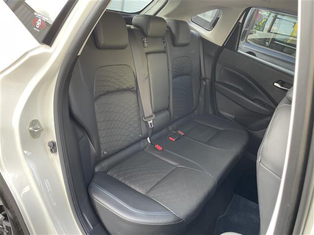 ノート オーテック　クロスオーバー　ＫＥＮＷＯＯＤサウンド　置くだけ充電　純正ナビ　プロパイロット　ＡＣＣ　レーンキープ　全カメ　ステアリングヒーター　オートハイビーム　ＥＴＣ　ドラレコ　ルーフレール　４ＷＤ　スペアキー　純正１６ＡＷ（21枚目）