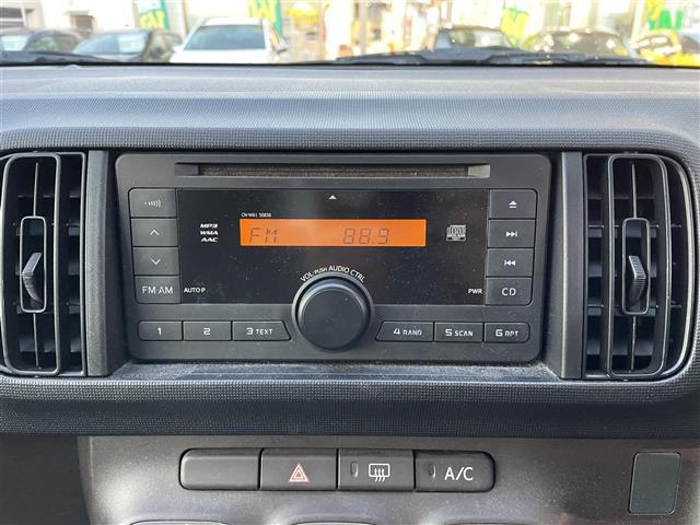 パッソ Ｘ　クツロギ　ミュージックプレイヤー　ＥＴＣ　社外１３インチアルミホイール　パワーステアリング　パワーウィンドウ　純正フロアマット　ハロゲンヘッドライト　ベンチシート　ドアバイザー（4枚目）