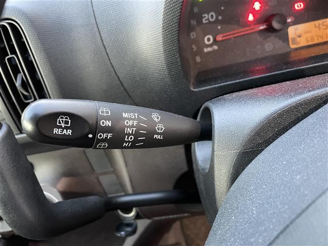 パッソ Ｘ　クツロギ　ミュージックプレイヤー　ＥＴＣ　社外１３インチアルミホイール　パワーステアリング　パワーウィンドウ　純正フロアマット　ハロゲンヘッドライト　ベンチシート　ドアバイザー（12枚目）