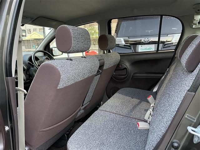 パッソ Ｘ　クツロギ　ミュージックプレイヤー　ＥＴＣ　社外１３インチアルミホイール　パワーステアリング　パワーウィンドウ　純正フロアマット　ハロゲンヘッドライト　ベンチシート　ドアバイザー（21枚目）