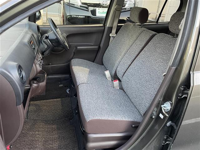 パッソ Ｘ　クツロギ　ミュージックプレイヤー　ＥＴＣ　社外１３インチアルミホイール　パワーステアリング　パワーウィンドウ　純正フロアマット　ハロゲンヘッドライト　ベンチシート　ドアバイザー（22枚目）