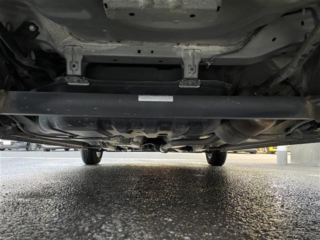 パッソ Ｘ　クツロギ　ミュージックプレイヤー　ＥＴＣ　社外１３インチアルミホイール　パワーステアリング　パワーウィンドウ　純正フロアマット　ハロゲンヘッドライト　ベンチシート　ドアバイザー（37枚目）