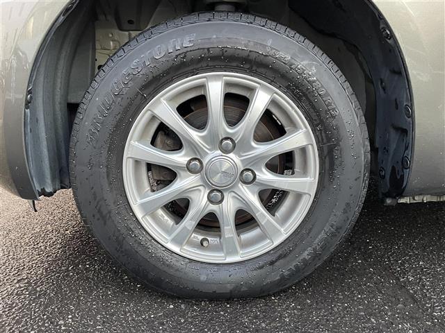 パッソ Ｘ　クツロギ　ミュージックプレイヤー　ＥＴＣ　社外１３インチアルミホイール　パワーステアリング　パワーウィンドウ　純正フロアマット　ハロゲンヘッドライト　ベンチシート　ドアバイザー（38枚目）