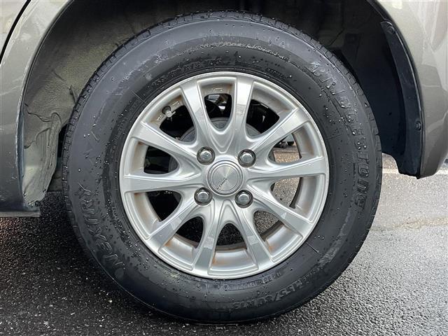 パッソ Ｘ　クツロギ　ミュージックプレイヤー　ＥＴＣ　社外１３インチアルミホイール　パワーステアリング　パワーウィンドウ　純正フロアマット　ハロゲンヘッドライト　ベンチシート　ドアバイザー（39枚目）