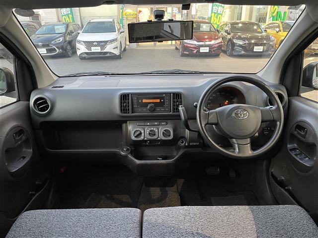 パッソ Ｘ　クツロギ　ミュージックプレイヤー　ＥＴＣ　社外１３インチアルミホイール　パワーステアリング　パワーウィンドウ　純正フロアマット　ハロゲンヘッドライト　ベンチシート　ドアバイザー（42枚目）