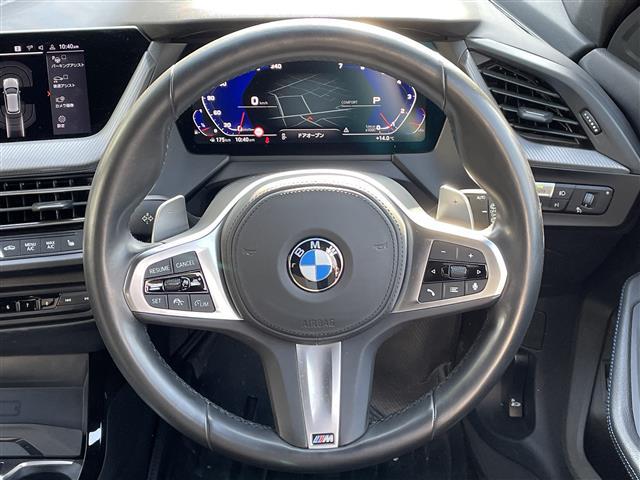 １シリーズ Ｍ１３５ｉ　ｘＤｒｉｖｅ　純正ナビ　置くだけ充電　衝突軽減　レーンキープ　Ｐアシスト　クルコン　アイドリングストップ　Ｂカメラ　ＥＴＣ　ドラレコ　ＢＳＭ　パワーシート　シートヒーター　パドルシフト　純正１８ＡＷ　電動リアゲート（13枚目）