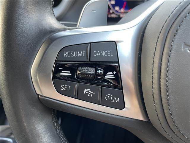 １シリーズ Ｍ１３５ｉ　ｘＤｒｉｖｅ　純正ナビ　置くだけ充電　衝突軽減　レーンキープ　Ｐアシスト　クルコン　アイドリングストップ　Ｂカメラ　ＥＴＣ　ドラレコ　ＢＳＭ　パワーシート　シートヒーター　パドルシフト　純正１８ＡＷ　電動リアゲート（18枚目）