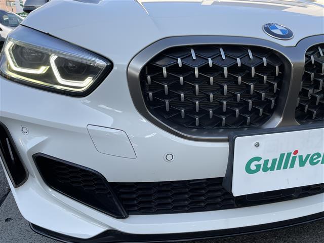 １シリーズ Ｍ１３５ｉ　ｘＤｒｉｖｅ　純正ナビ　置くだけ充電　衝突軽減　レーンキープ　Ｐアシスト　クルコン　アイドリングストップ　Ｂカメラ　ＥＴＣ　ドラレコ　ＢＳＭ　パワーシート　シートヒーター　パドルシフト　純正１８ＡＷ　電動リアゲート（27枚目）