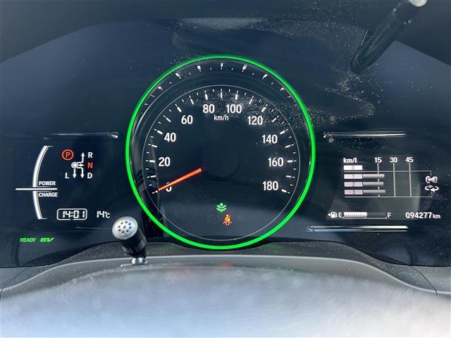 ヴェゼル ハイブリッドＲＳ・ホンダセンシング　ワンオーナー　社外１０インチメモリナビ　Ｈｏｎｄａ　ＳＥＮＳＩＮＧ　アイドリングストップ　バックカメラ　レオニスホイール　ＬＥＤヘッドライト　前後ドライブレコーダー　シートヒーター　プッシュスタート（3枚目）