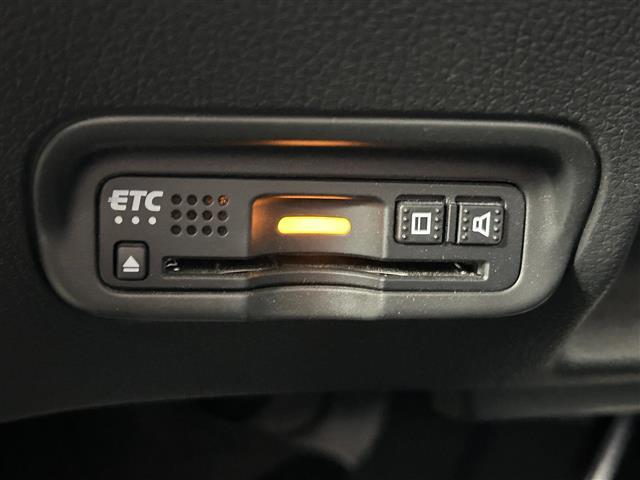 ヴェゼル ハイブリッドＲＳ・ホンダセンシング　ワンオーナー　社外１０インチメモリナビ　Ｈｏｎｄａ　ＳＥＮＳＩＮＧ　アイドリングストップ　バックカメラ　レオニスホイール　ＬＥＤヘッドライト　前後ドライブレコーダー　シートヒーター　プッシュスタート（7枚目）