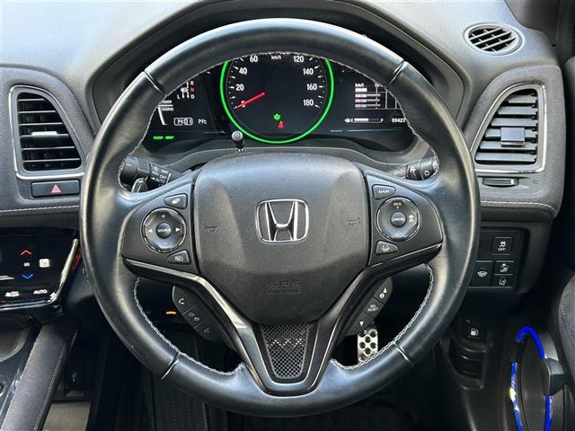 ヴェゼル ハイブリッドＲＳ・ホンダセンシング　ワンオーナー　社外１０インチメモリナビ　Ｈｏｎｄａ　ＳＥＮＳＩＮＧ　アイドリングストップ　バックカメラ　レオニスホイール　ＬＥＤヘッドライト　前後ドライブレコーダー　シートヒーター　プッシュスタート（12枚目）