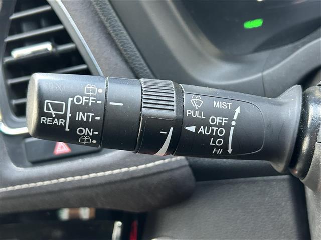 ヴェゼル ハイブリッドＲＳ・ホンダセンシング　ワンオーナー　社外１０インチメモリナビ　Ｈｏｎｄａ　ＳＥＮＳＩＮＧ　アイドリングストップ　バックカメラ　レオニスホイール　ＬＥＤヘッドライト　前後ドライブレコーダー　シートヒーター　プッシュスタート（15枚目）